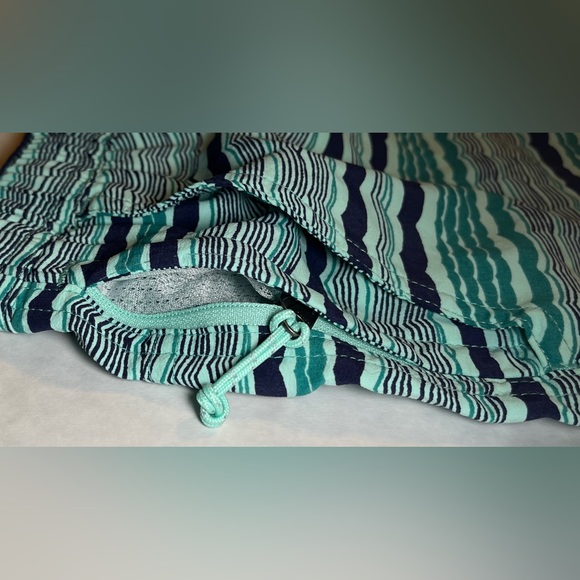 L.L.Bean Men’s Baggies Size Medium Light Green Sea Foam Ocean Wave Print - Picture 6 of 16